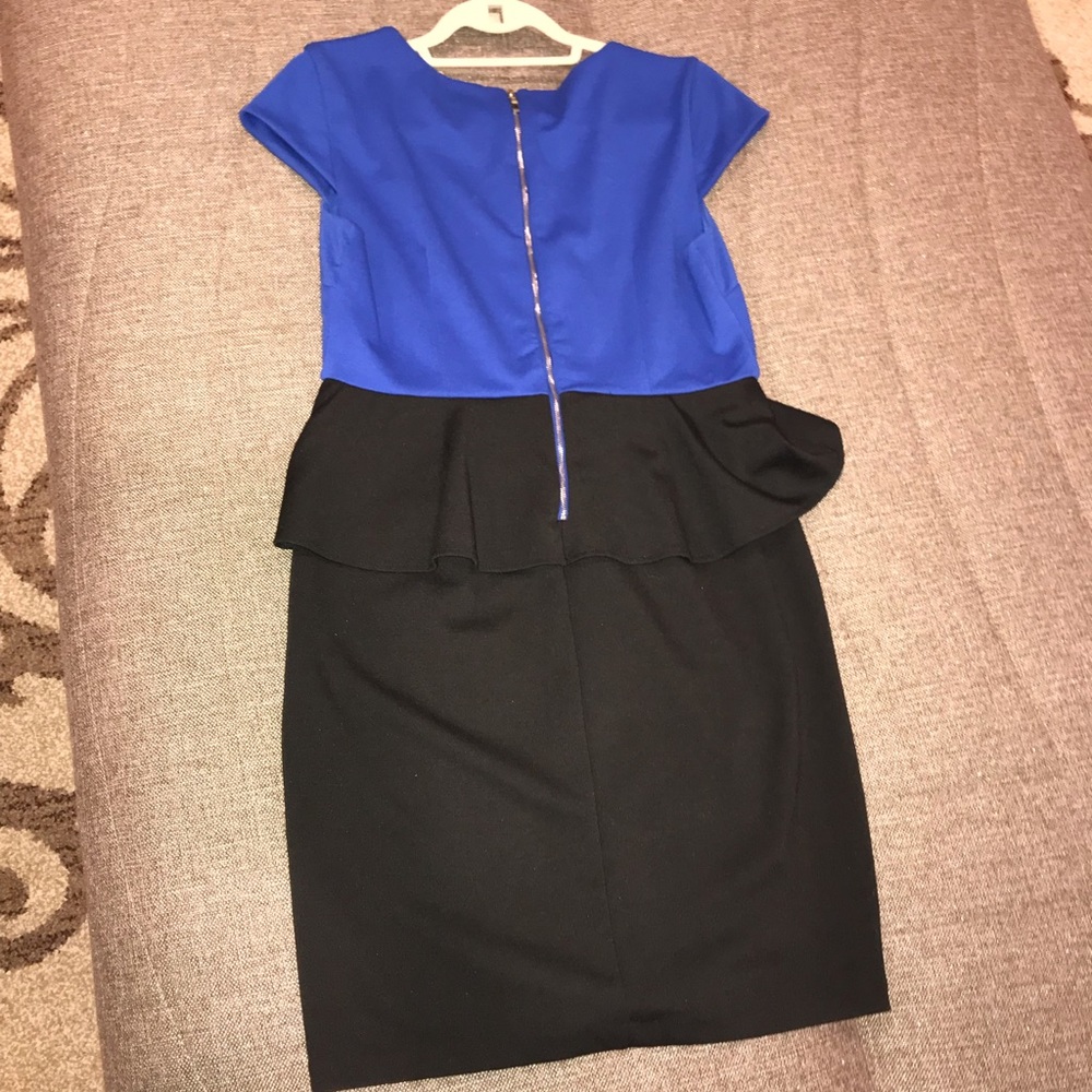 Dress - Picture 2 of 4